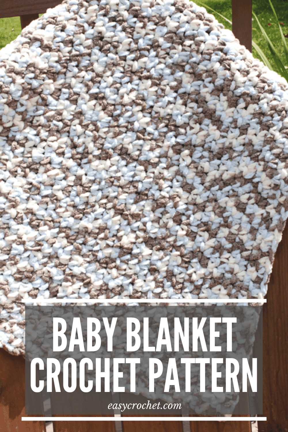 Make this easy to crochet baby blanket with this free crochet pattern from Easy Crochet. Great pattern for new crocheters or beginners. via @easycrochetcom