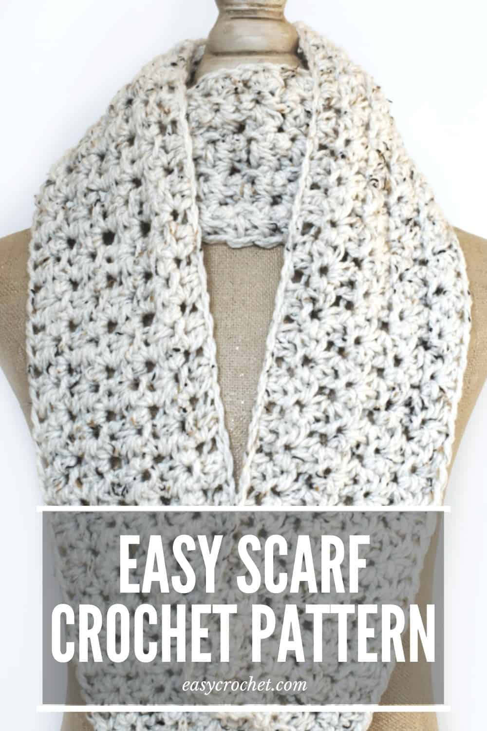 Free beginner-friendly crochet scarf pattern that uses simple stitches! via @easycrochetcom