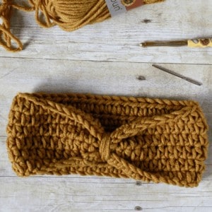 Free Knotted Headband Crochet Pattern