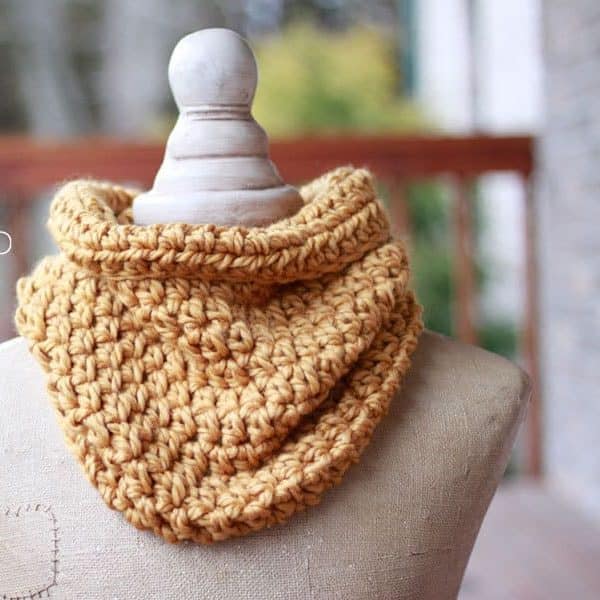 Chunky Tassel Crochet Scarf Pattern - Persia Lou