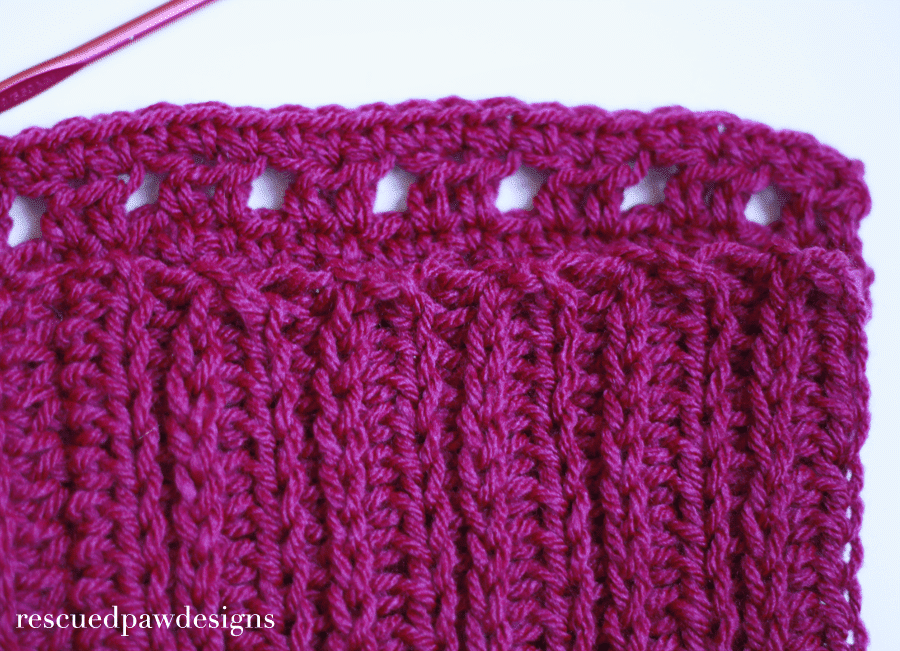 Crochet Cowl Pattern - Penn Button Cowl - Free Crochet Pattern by Easy Crochet #crochet #freepattern #lionbrandyarn