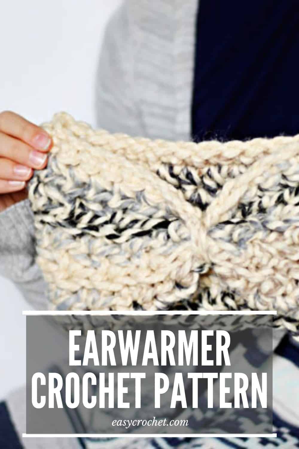 Free Earwarmer Crochet Pattern by Easy Crochet via @easycrochetcom