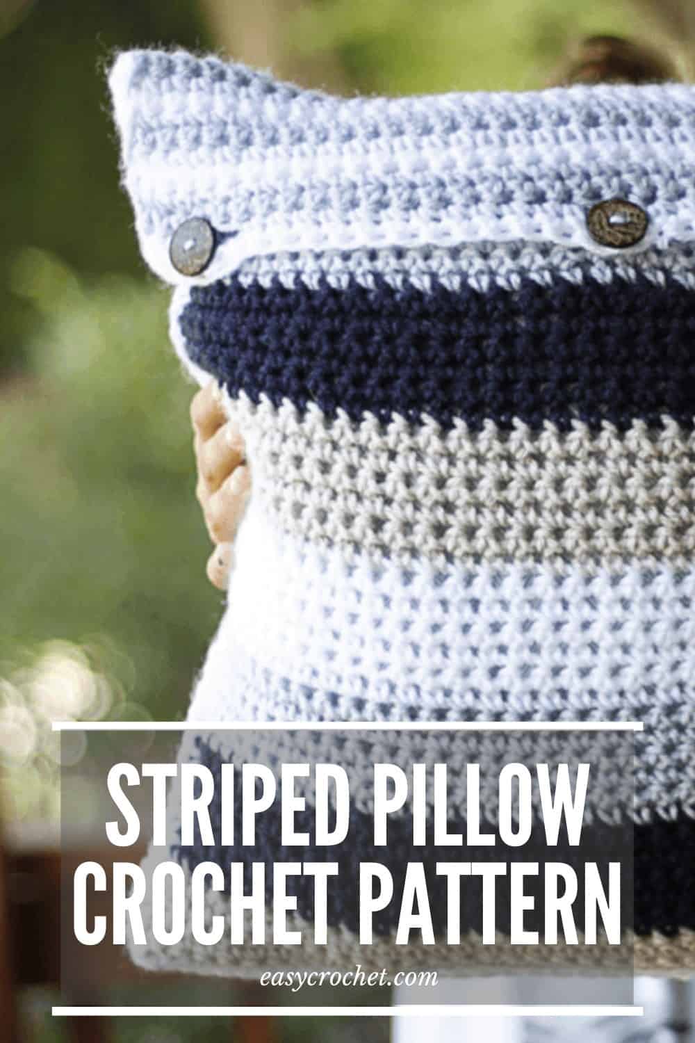 Striped Pillow Crochet Pattern - Free Crochet Pattern from Easy Crochet via @easycrochetcom