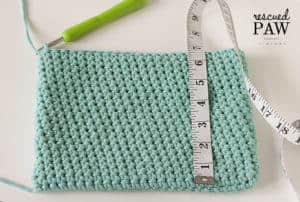 BEACH GLASS CROCHET CLUTCH - Free Crochet Pattern by Easy Crochet. Click to Read or Pin and Save for Later! 