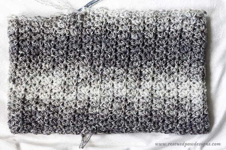 How to crochet the shimmering snow cowl picture