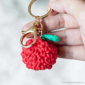Free Crochet Apple Pattern & Keychain