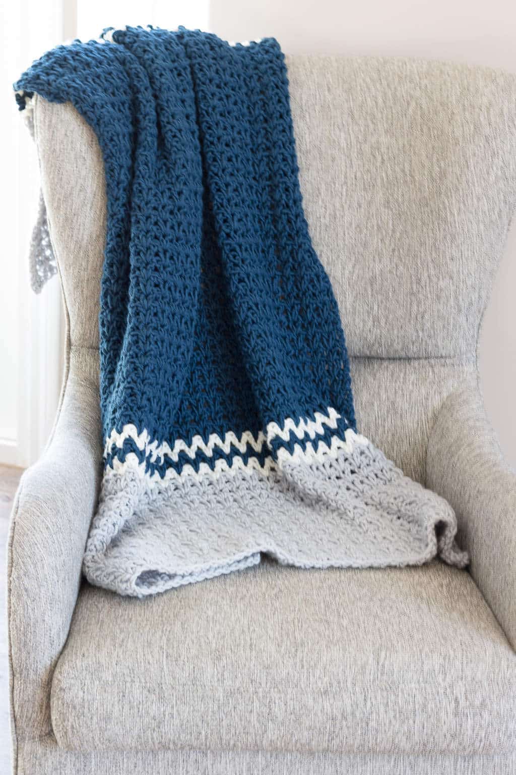 Quick and Easy Chunky Crochet V-Stitch Afghan (Leslie's Lapghan) - Repeat  Crafter Me