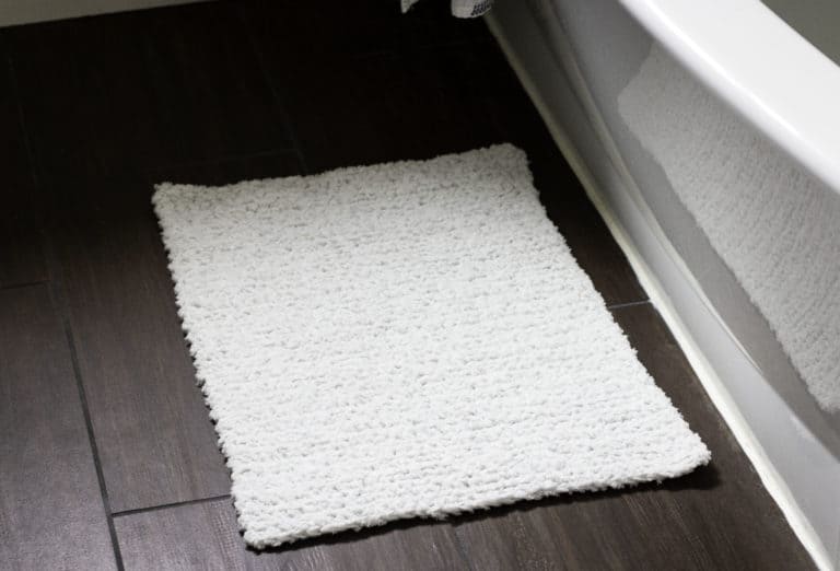 Step-by-Step Guide to Crocheting Your Own Bath Mat