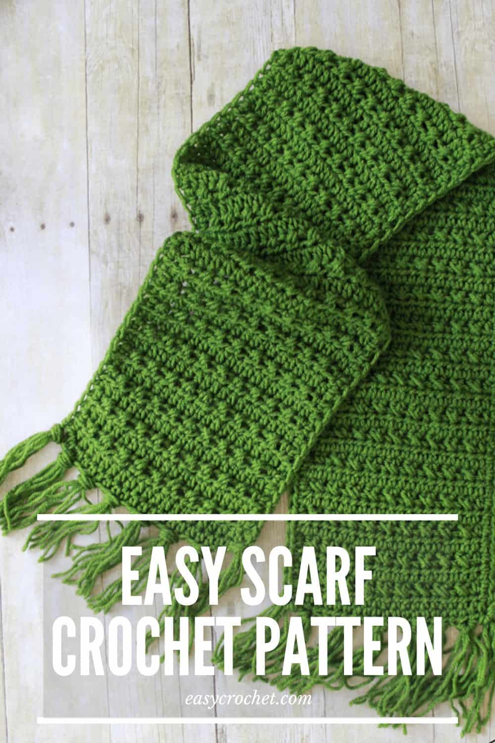 green crochet scarf pattern for Fall via @easycrochetcom