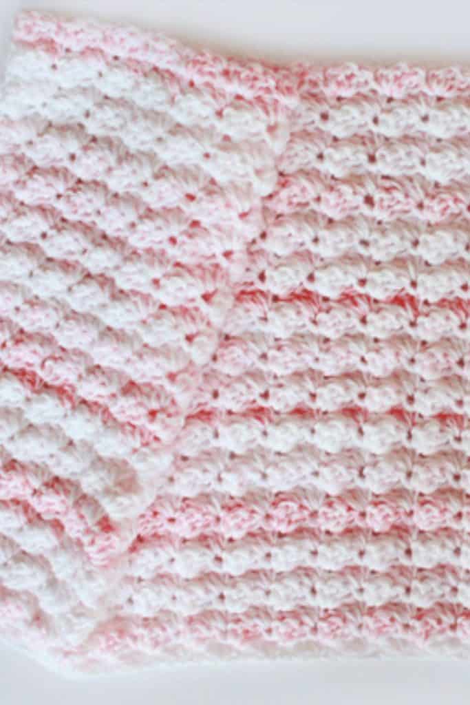 Quick and easy crochet baby blanket pattern that is free, beginner