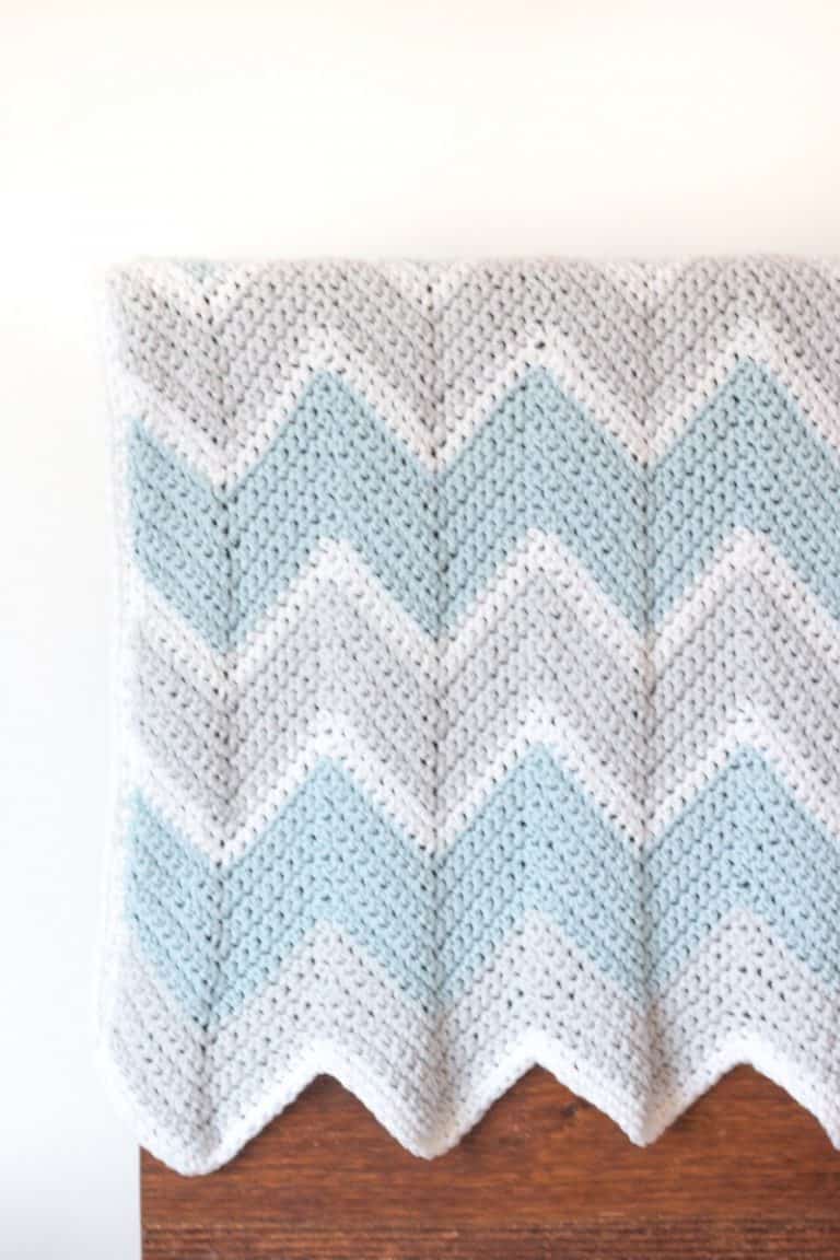 easy-chevron-crochet-small-baby-blanket-pattern-walsh-netter