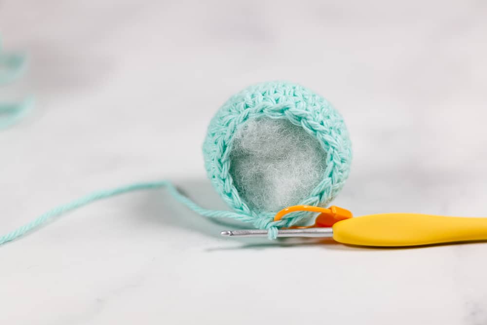 How to fill a crochet Easter Egg