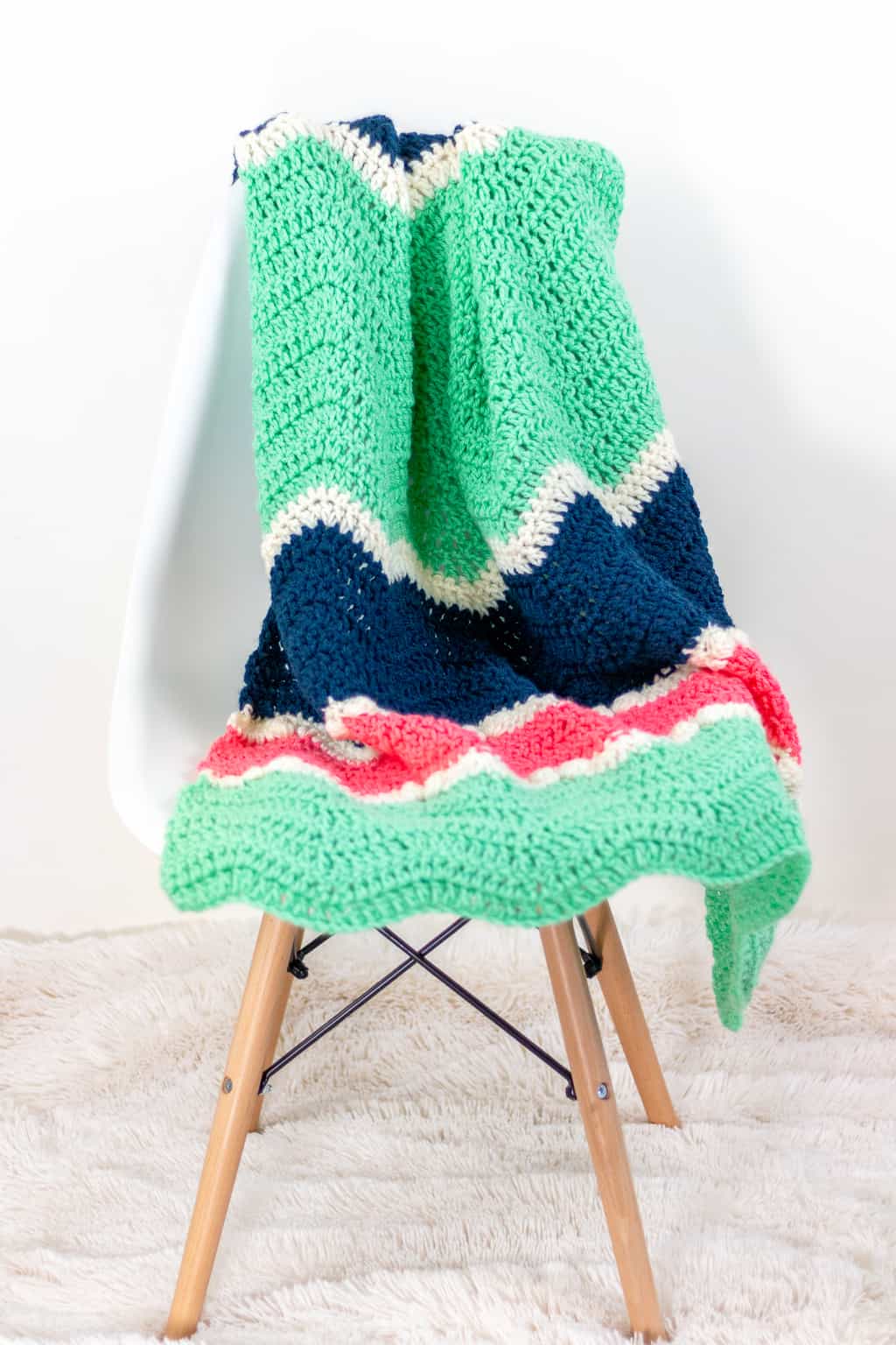 Crochet Ripple Blanket in eight blanket sizes