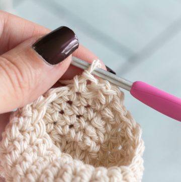 How to Crochet a Coin Purse - Easy Crochet Patterns