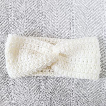 How to Crochet a Twisted Headband Pattern - Easy Crochet Patterns