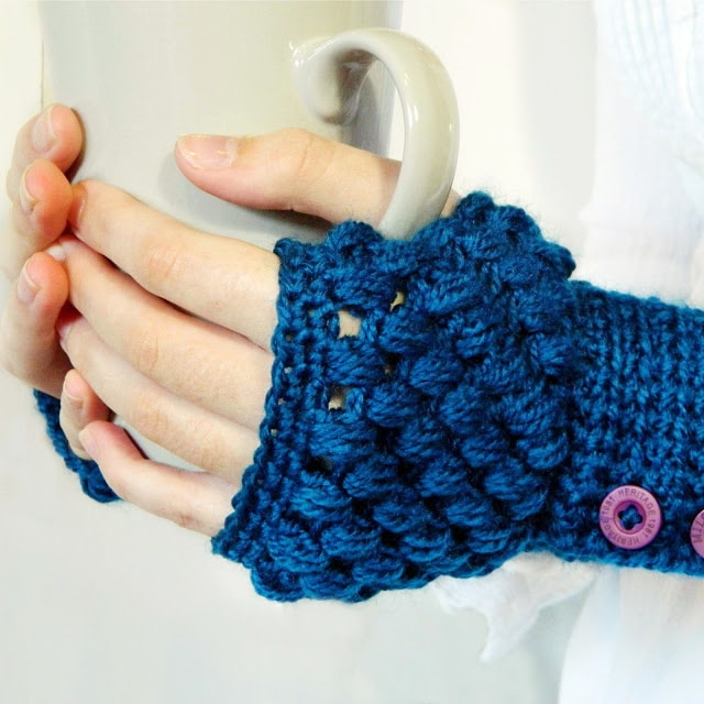 50-Minute Fingerless Crochet Gloves - Repeat Crafter Me