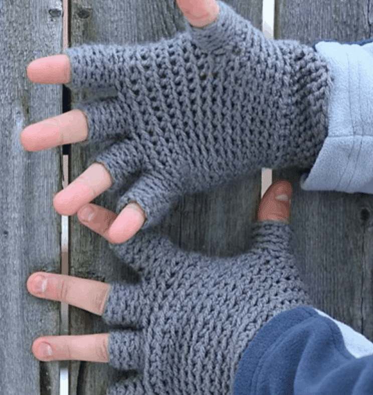 11 Free Crochet Patterns For Fingerless Gloves Easycrochet Com