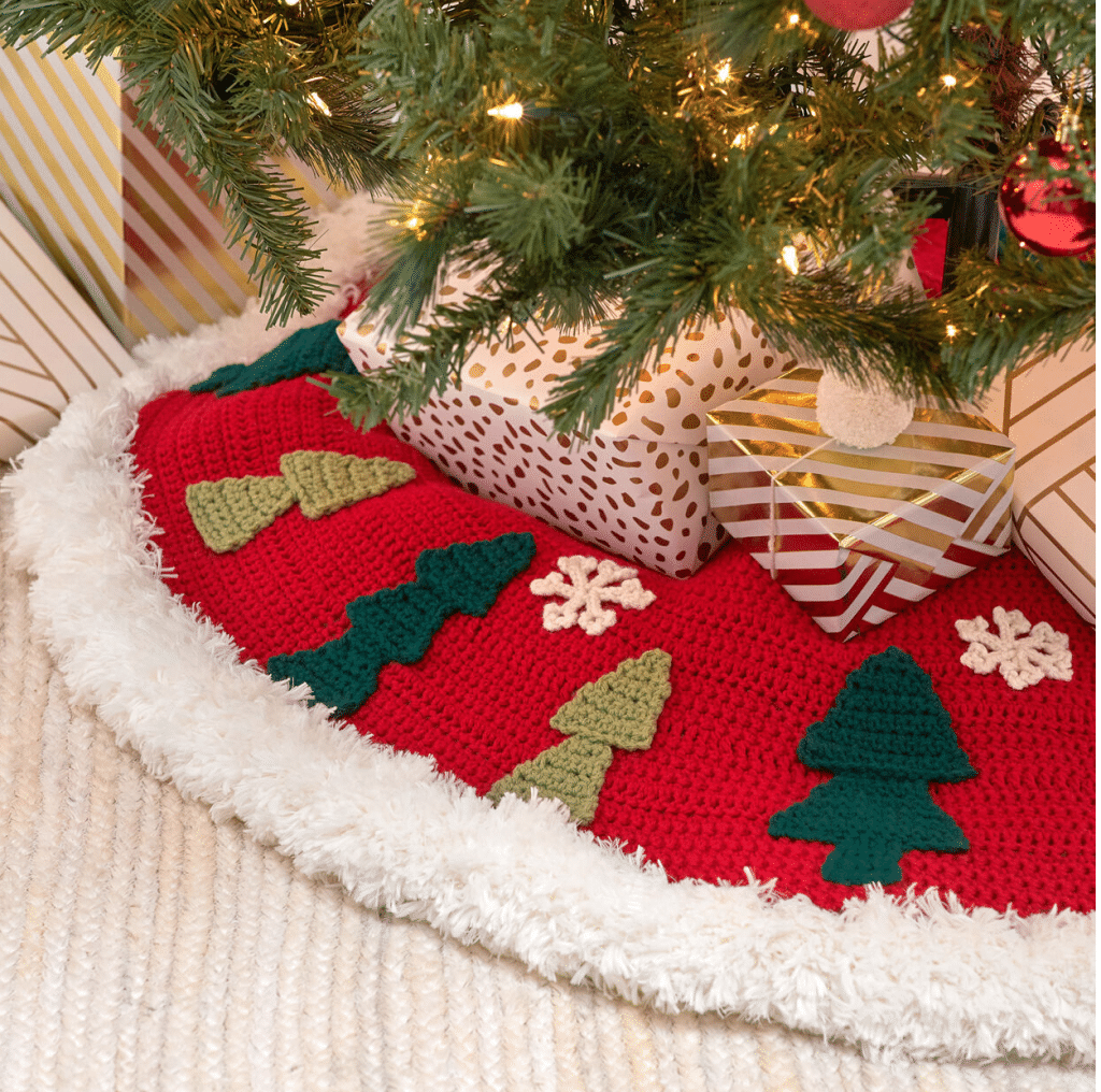 9 Easy Crochet Christmas Tree Skirt Patterns Easy Crochet Patterns