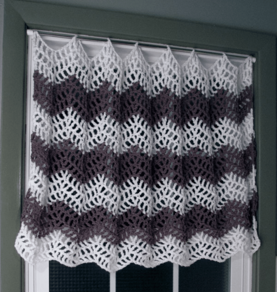 10 Free #Crochet Curtain Patterns - Collection by Moogly!