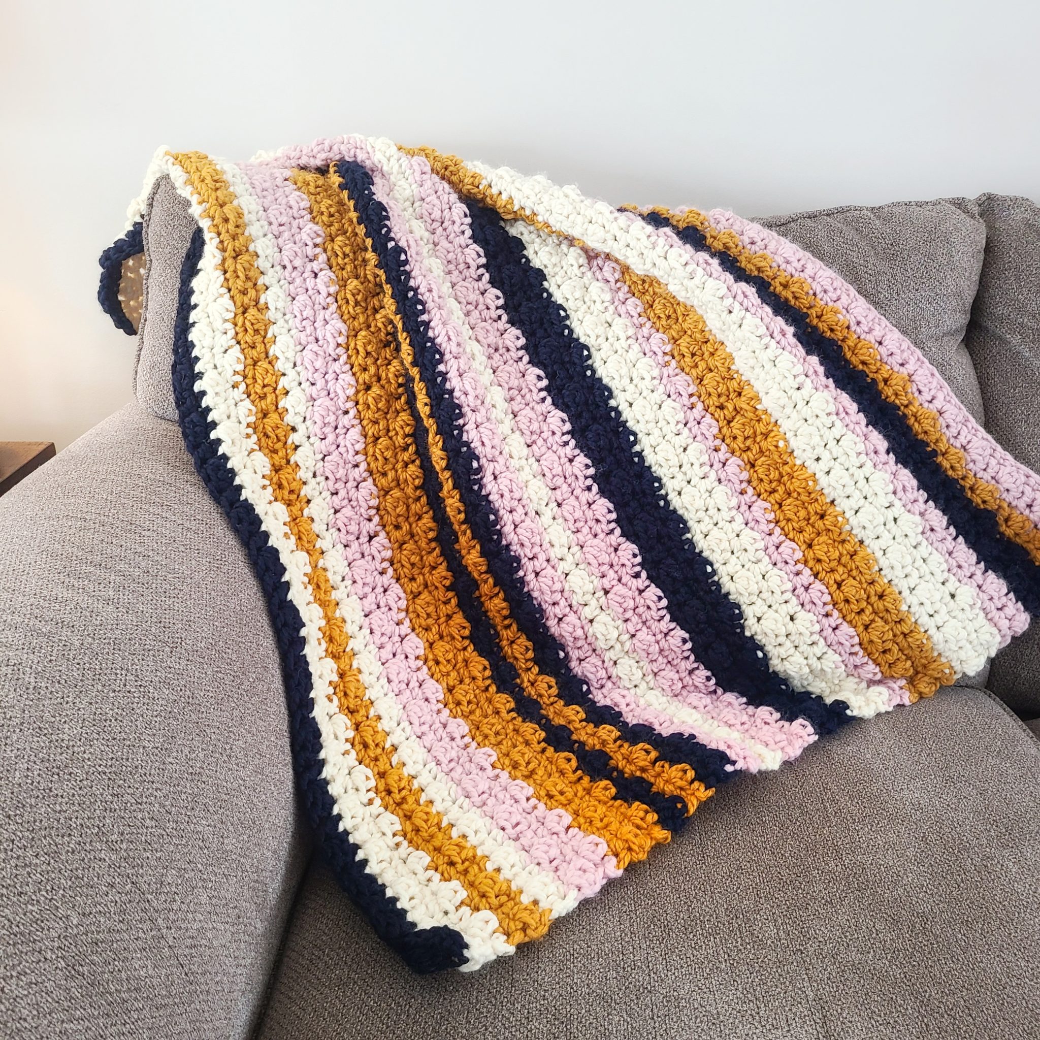 Chunky Yarn Crochet Blanket Pattern - Easy Crochet Patterns