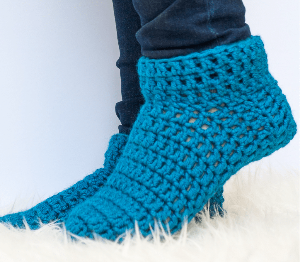 12 Easy And Free Crochet Yoga Sock Patterns For Women - The Yarn Crew