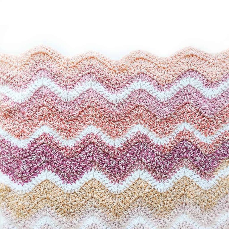 Easy Crochet Baby Blanket with Ripples