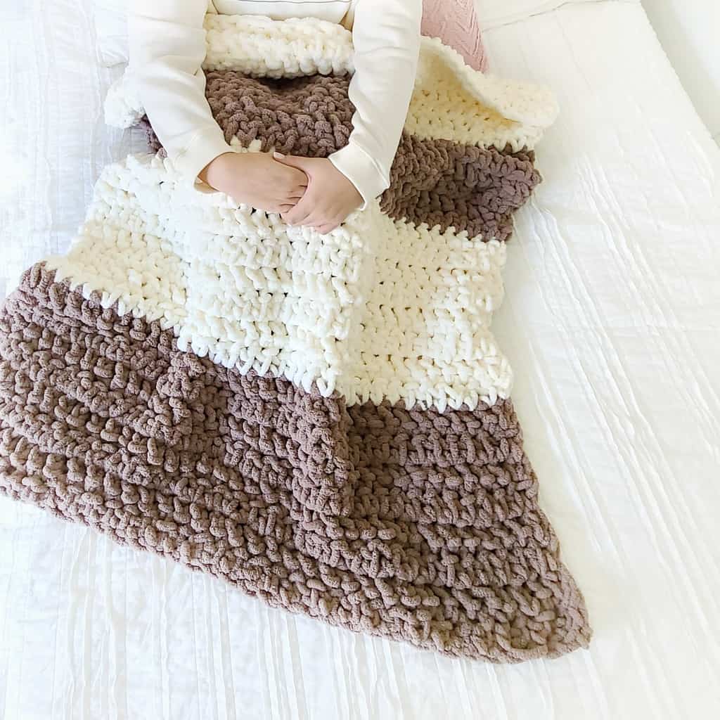 Crochet Weighted Blanket using Bernat Blanket Extra - Easy Crochet