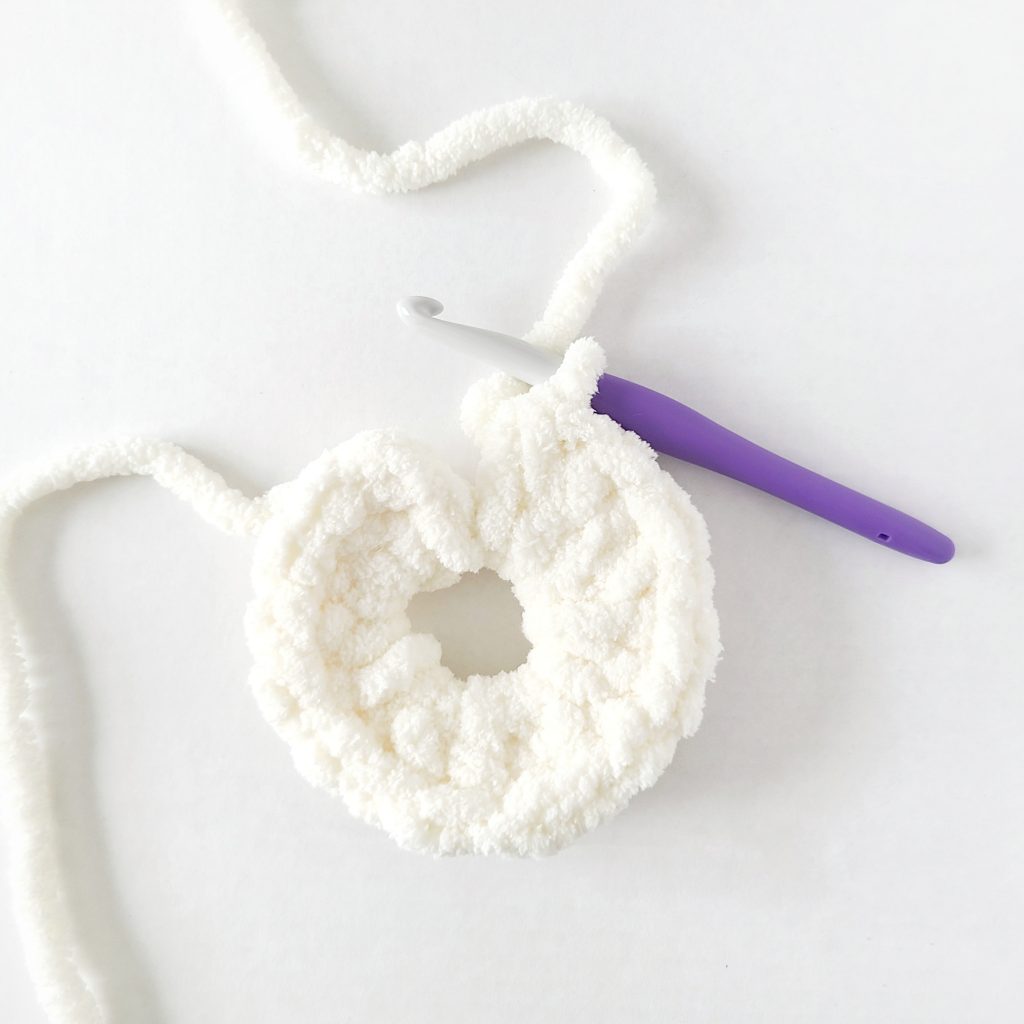 Easy Blanket Yarn Hair Scrunchie Crochet Pattern (Free) - You Should Craft