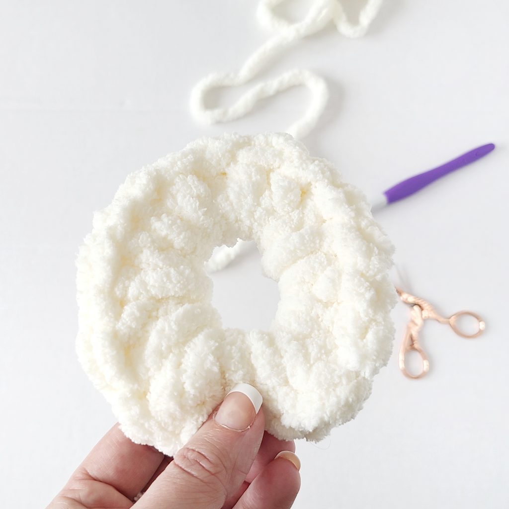 Easy Blanket Yarn Hair Scrunchie Crochet Pattern (Free) - You