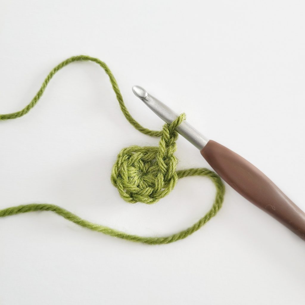 How to Crochet a Four Leaf Clover 