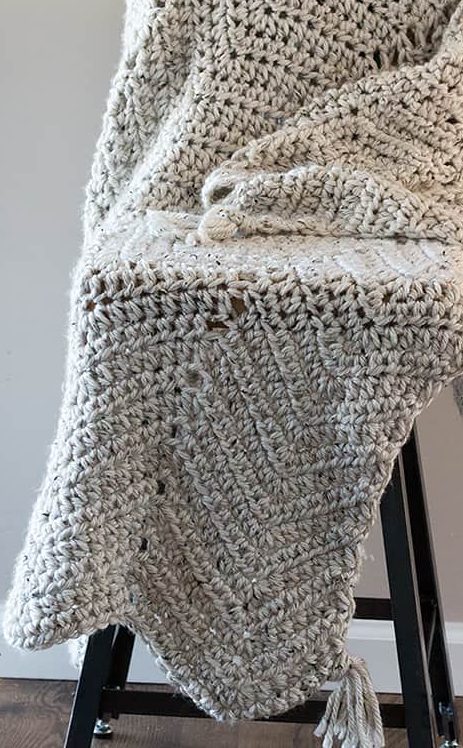 Super Bulky Crochet Blanket pattern by Maria's Blue Crayon