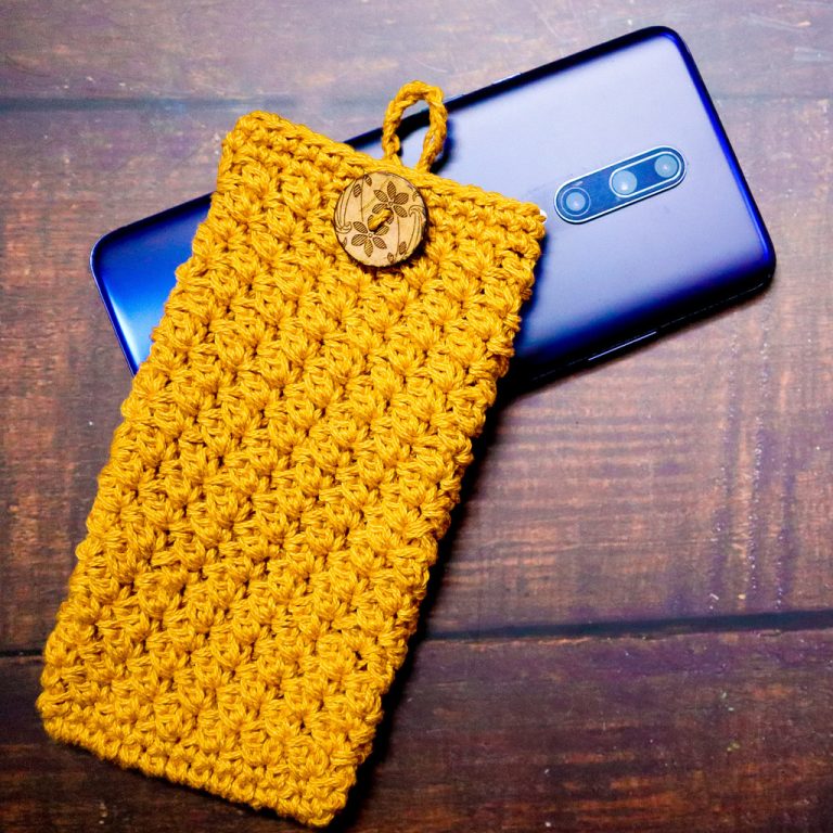Textured Crochet Mobile Pouch