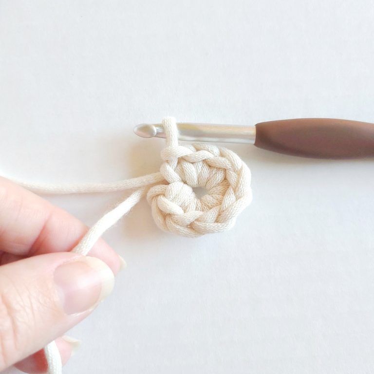 The Beginner’s Guide to Crocheting a Magic Circle (+ Video)