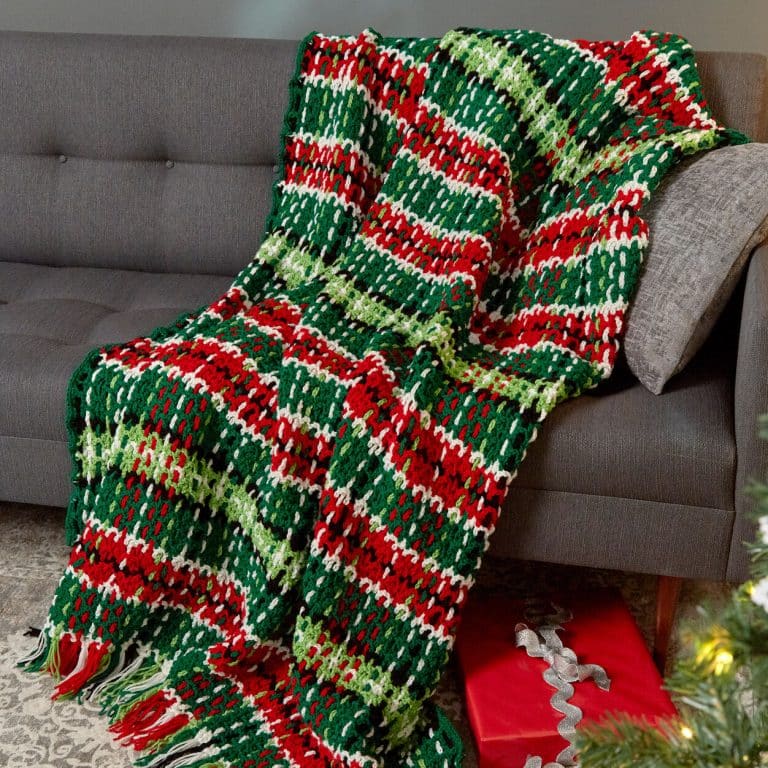 8 Festive Free Christmas Crochet Blanket Patterns