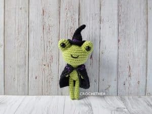 Wizard Frog Crochet Pattern
