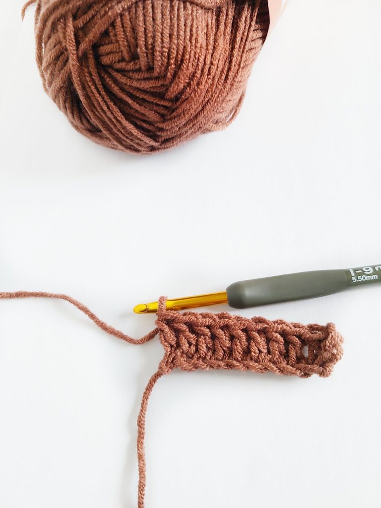 How to Double Crochet (dc) Beginner Tutorial