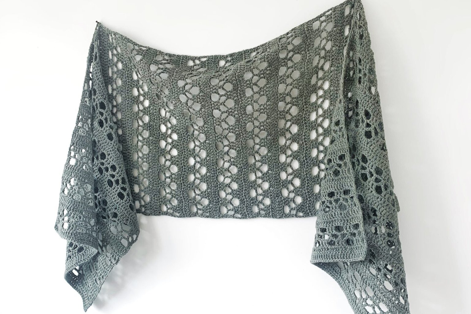 17 Easy Crochet Shawl Patterns - Stitch11