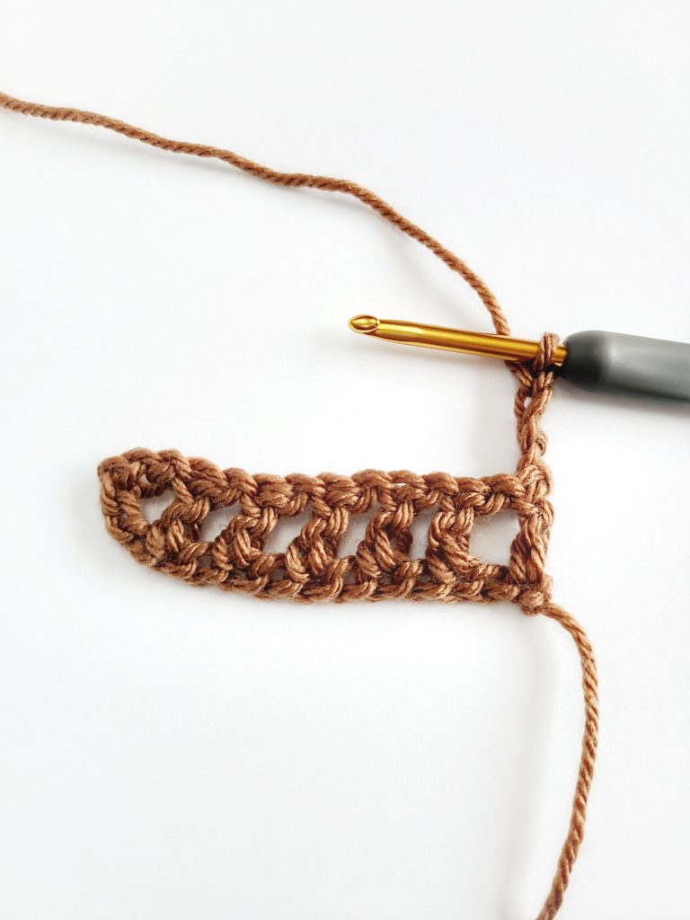 knitca: Simple but oh! so cute mesh stitch pattern