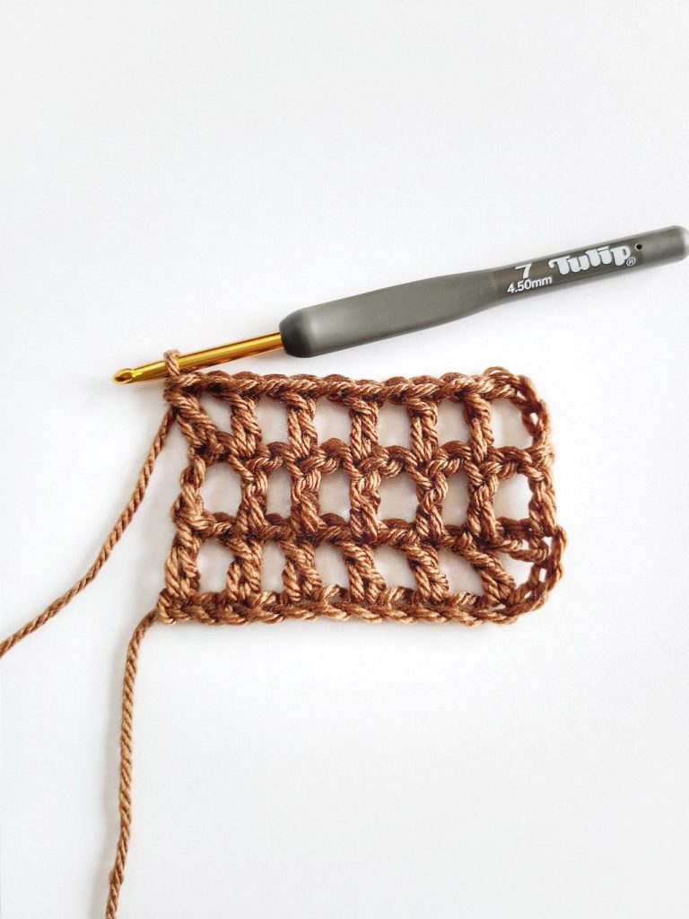 Easy and Quick Crochet Mesh Stitch Pattern