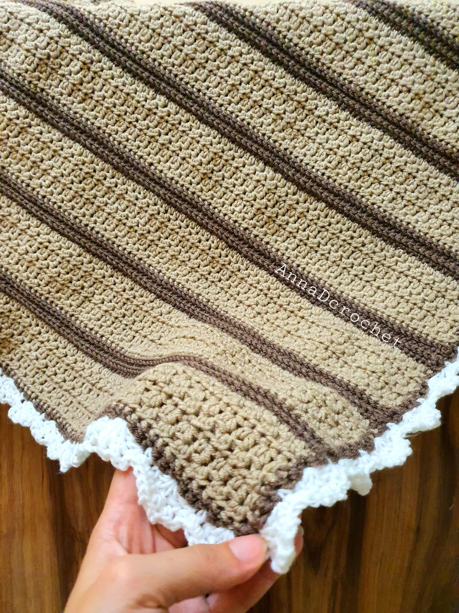 Ruffles all around crochet baby online blanket