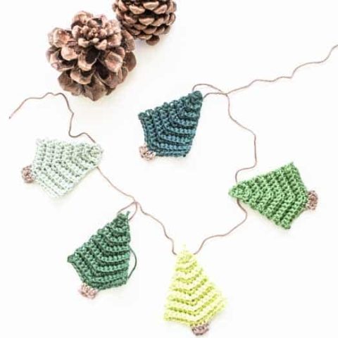 Image for Crochet A Christmas Garland Pattern