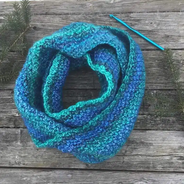 Oblique Crochet Infinity Scarf Pattern