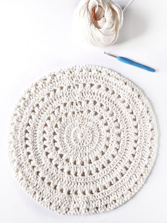 Free Crochet Doily Pattern & Video Tutorial - Easy Crochet