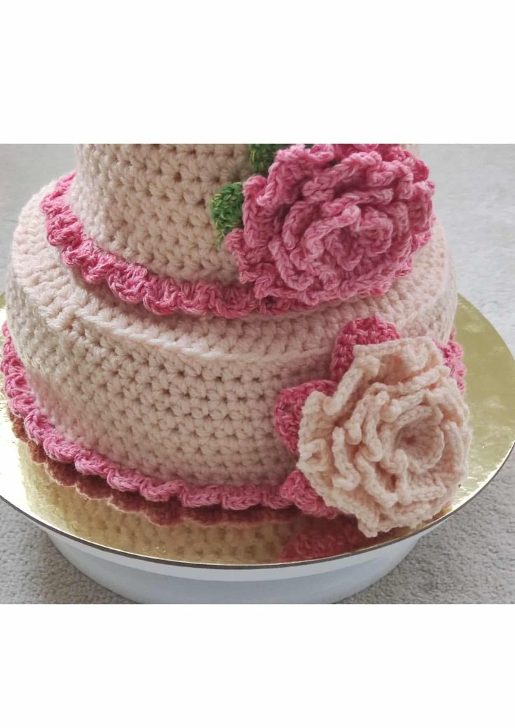 D'slice by Anu Majida - Crochet theme cake in fresh cream,with hand woven  blanket😍 #freshcream #crochetlover #richfruitnnuts | Facebook