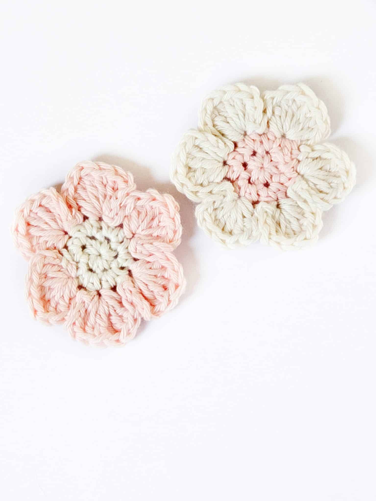 In Love with Apples Crochet Applique • RaffamusaDesigns