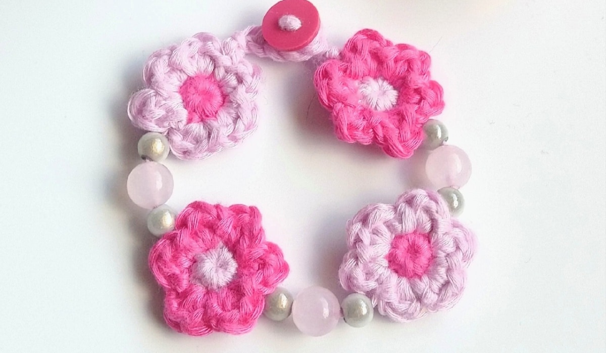 Heidi Bracelet free crochet pattern by DivineDebris.com