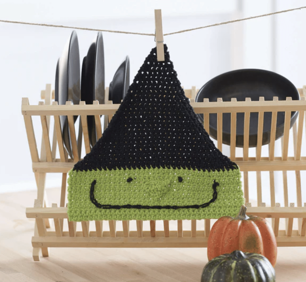 8 Spooky Crochet Halloween Projects to Haunt Your Home - Easy